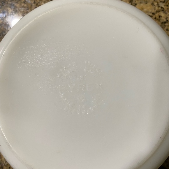 SOLD! PYREX GOOSEBERRY CASSEROLE DISH BOWL 474-B 11/2 QT PINK & WHITE NO LID - Picture 6 of 10